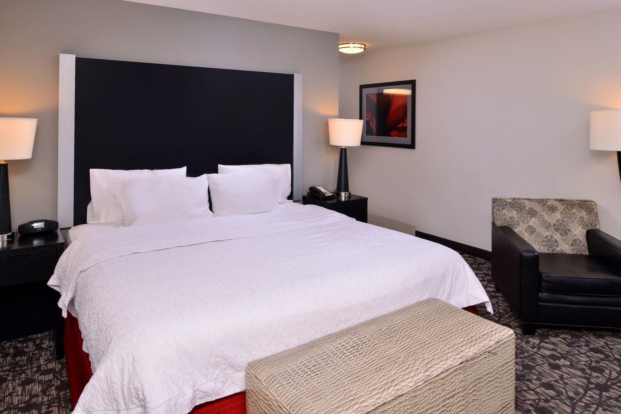 Hampton Inn & Suites Дюпон Экстерьер фото