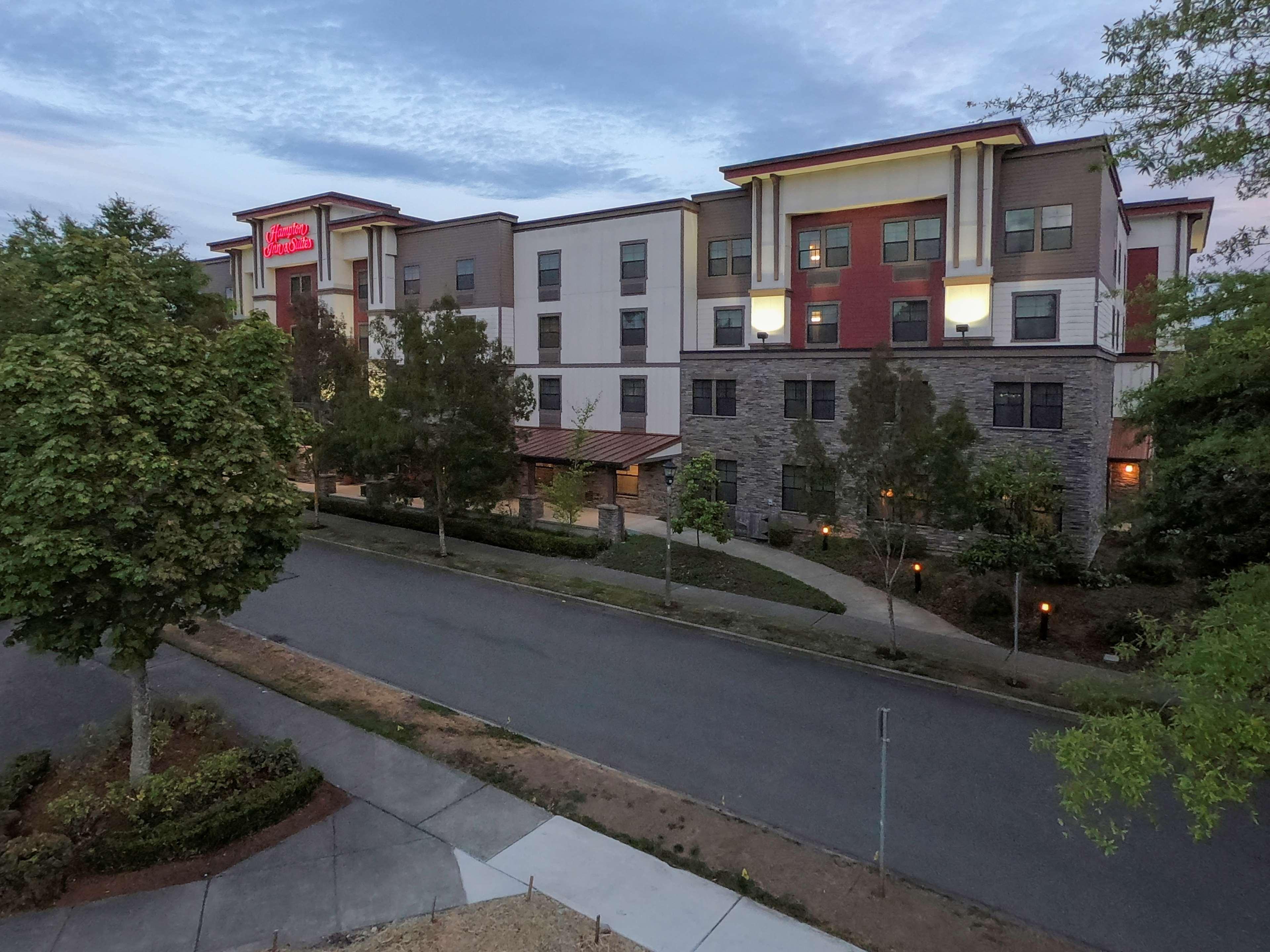 Hampton Inn & Suites Дюпон Экстерьер фото