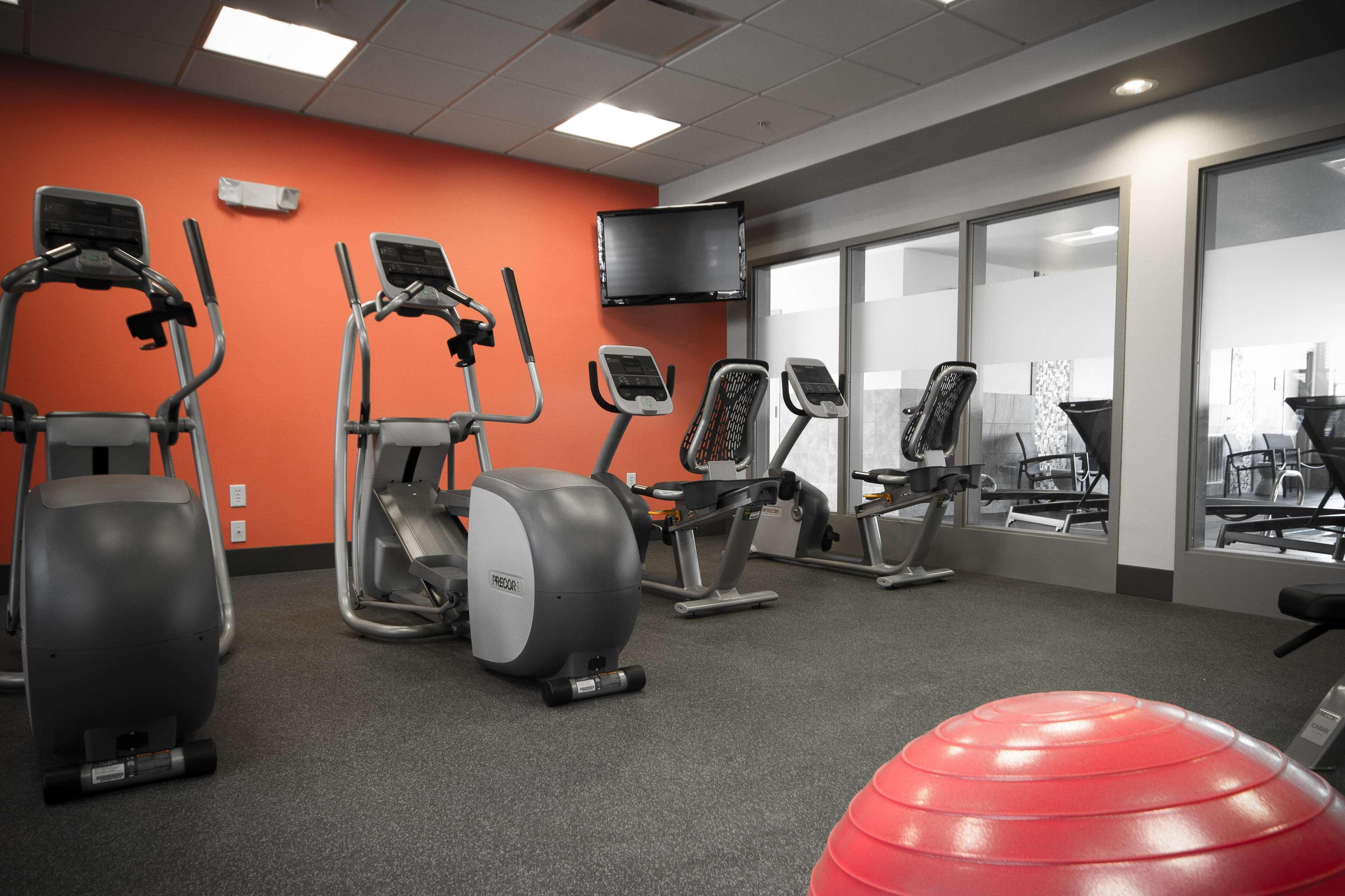 Hampton Inn & Suites Дюпон Экстерьер фото