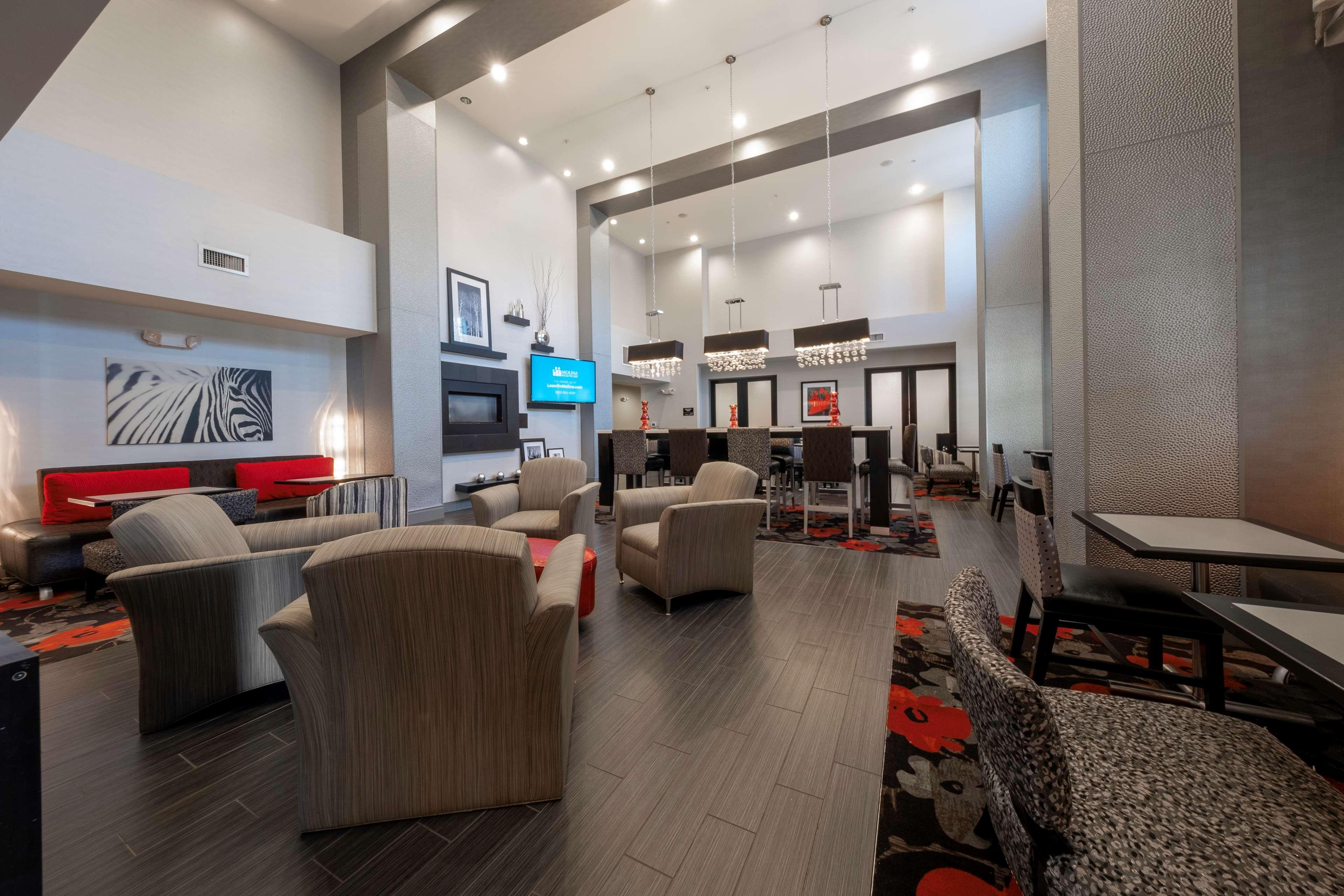 Hampton Inn & Suites Дюпон Экстерьер фото