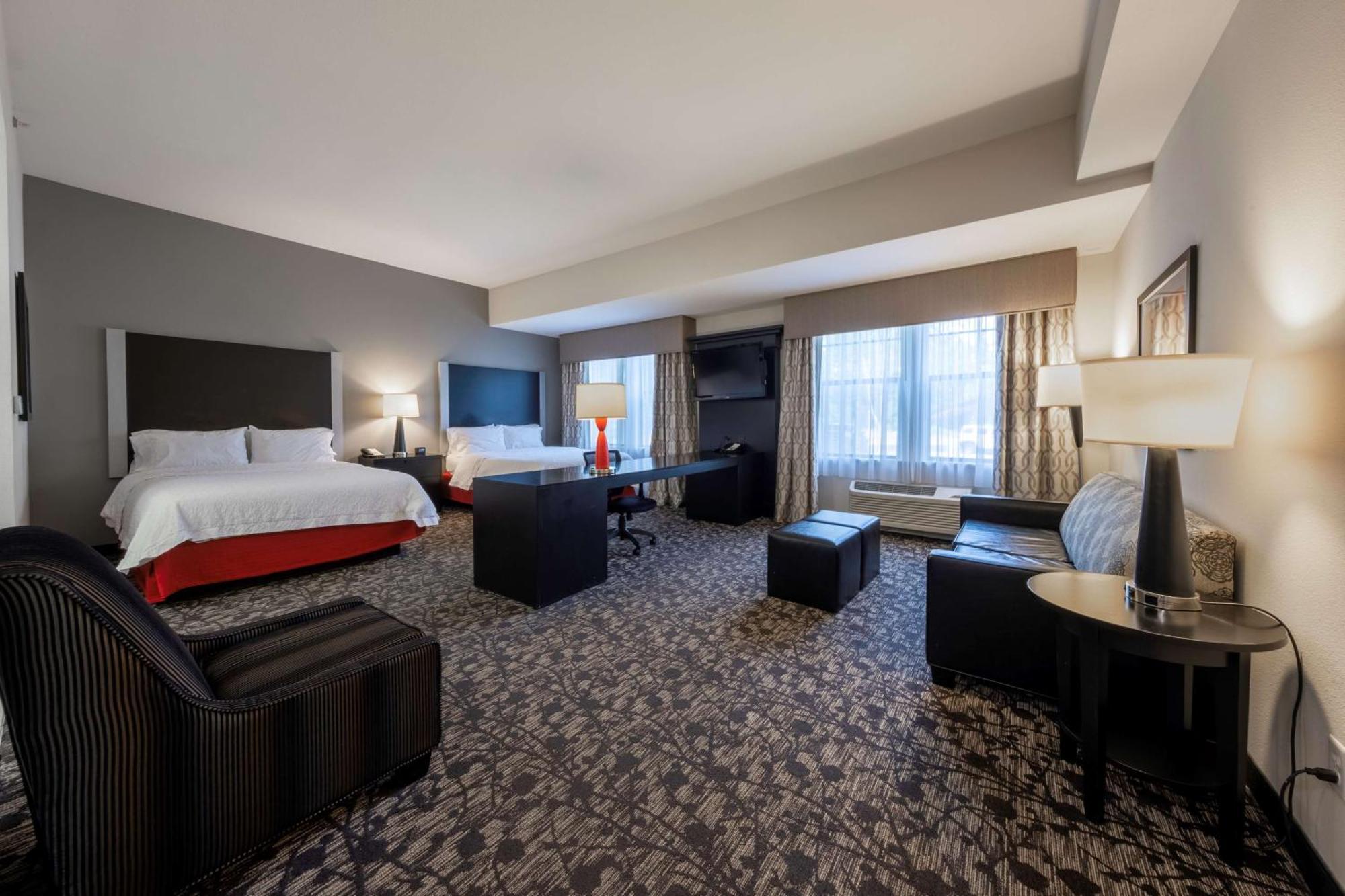 Hampton Inn & Suites Дюпон Экстерьер фото